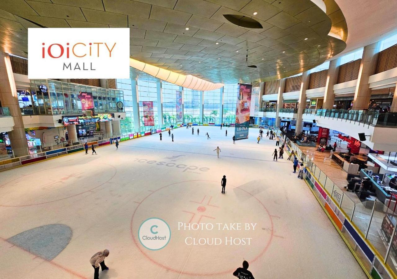 Conezion Near Ioi City Mall, Maeps Serdang, Putrajaya By Cloud Host Zewnętrze zdjęcie