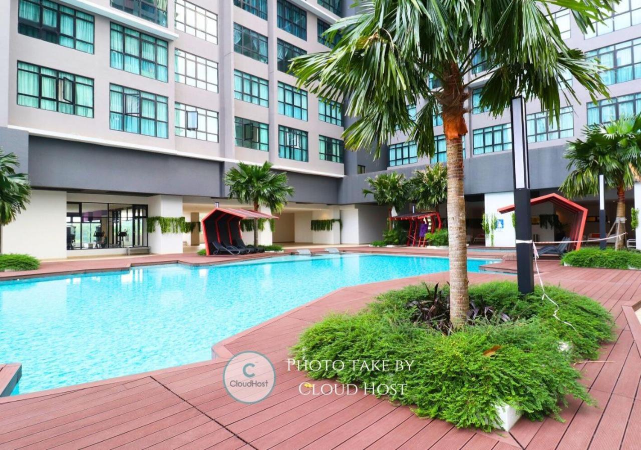 Conezion Near Ioi City Mall, Maeps Serdang, Putrajaya By Cloud Host Zewnętrze zdjęcie